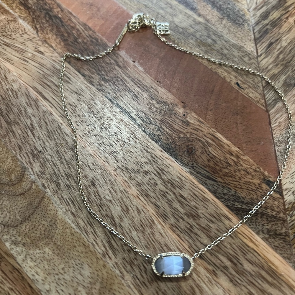 Kendra Scott Elisa Gold Pendant Necklace in Gray